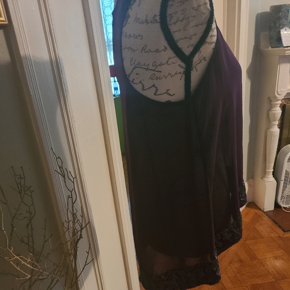 Cute little top w sequins Hp🔥🔥🔥🔥 - Picture 5 of 7